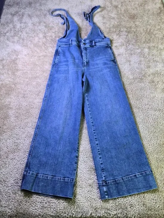 Free People Women's Flare Overalls Size 6 Denim Cottage Indie Wide Leg F858 - Picture 1 of 14